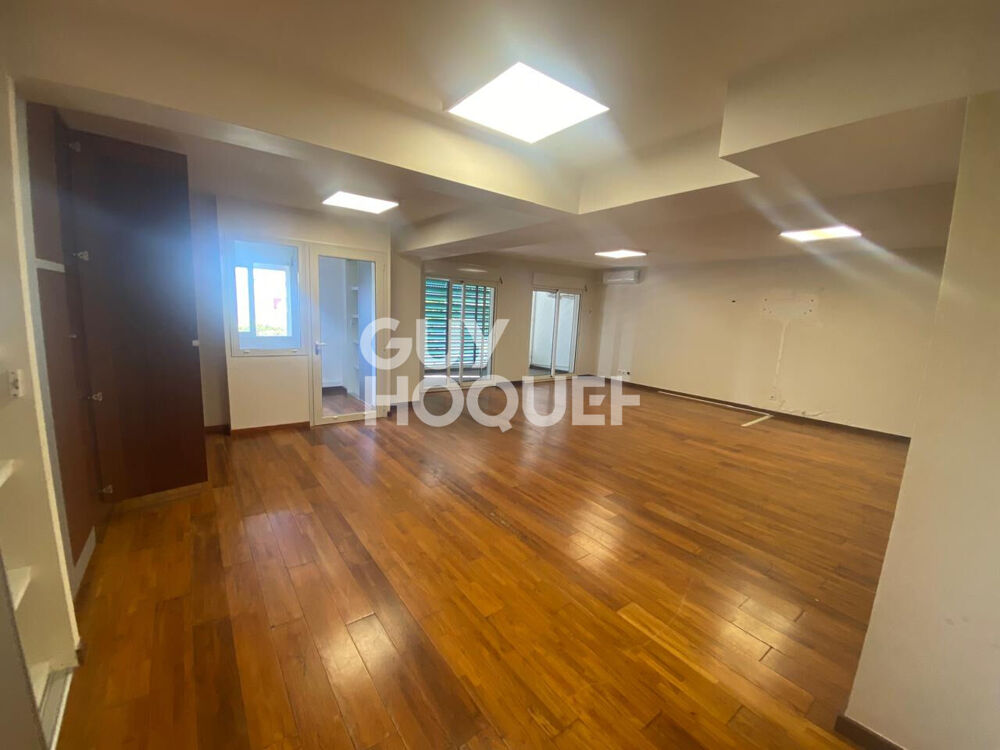   Vastes bureaux / grand appartement en centre-ville de Saint Denis, proche Jardin de l'Etat Saint denis