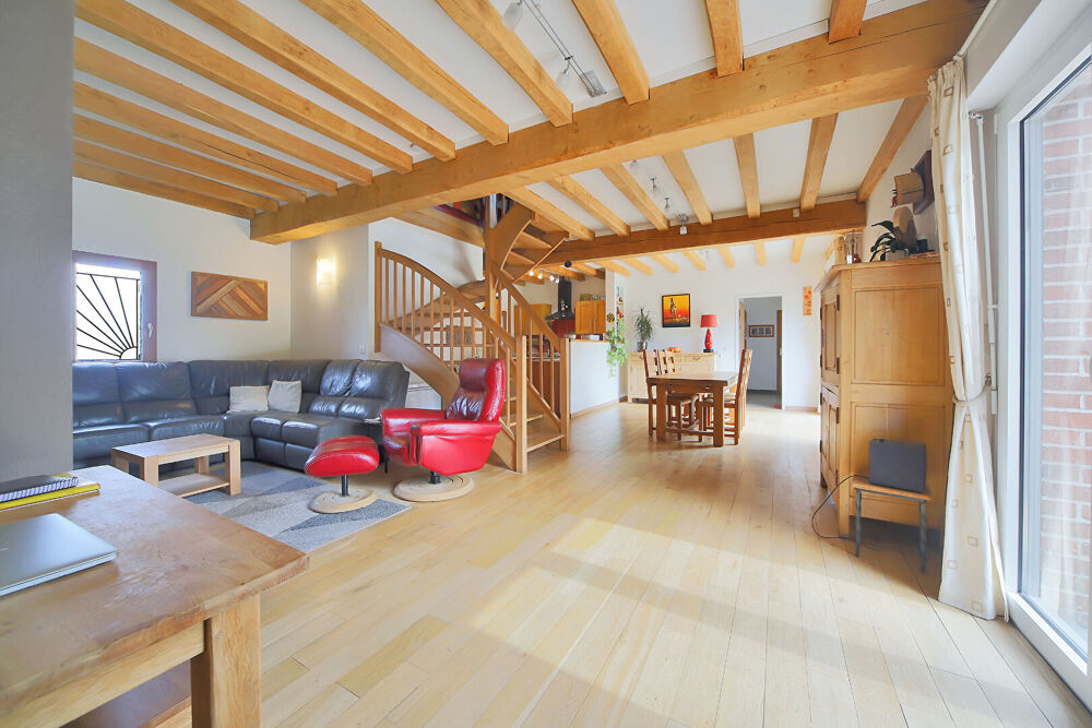 Vente Maison Semi plein pied individuel, beau jardin et grand hangar avec piscine Aix en pevele