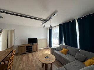  Appartement à louer 4 pièces 94 m²
