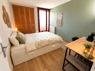  Appartement à louer 6 pièces 11 m²
