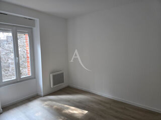  Appartement à louer 5 pièces 80 m²