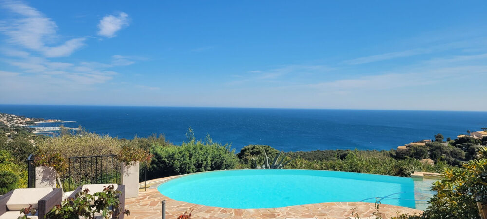 SAINTE-MAXIME VILLA T4 AVEC VUE MER PANORAMIQUE