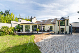  Maison à vendre 8 pièces 265 m²