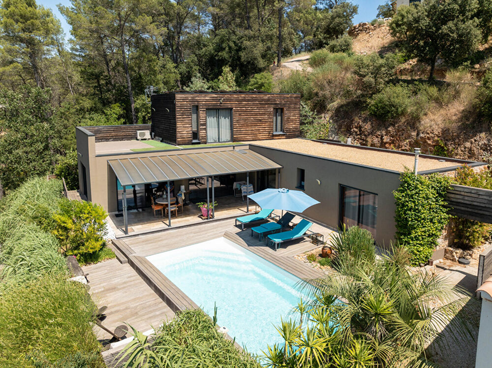 A VENDRE EN EXCLUSIVITÉ A VENDRE À VIDAUBAN - VILLA CONTEMPORAINE AVEC VUE PANORAMIQUE, PISCINE ET PRESTATIONS DE QUALITÉ !