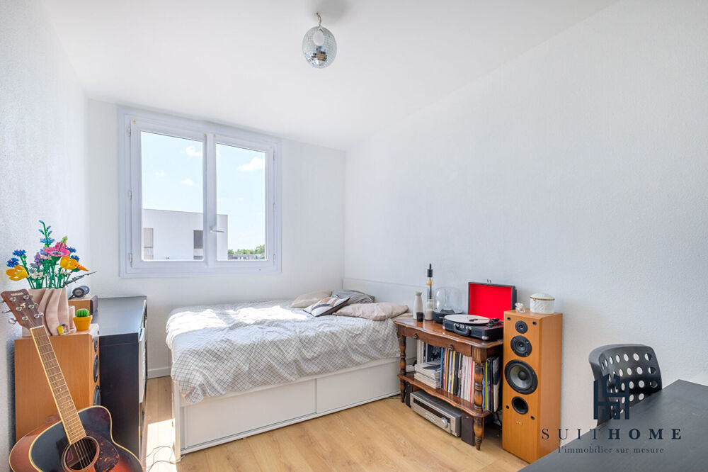 Vente Appartement Appartement T5 à vendre proche de la maison de la danse Appartement  5 pièce(s) 82m2 4 chambre au dernier étage à LYON 8 Lyon 8
