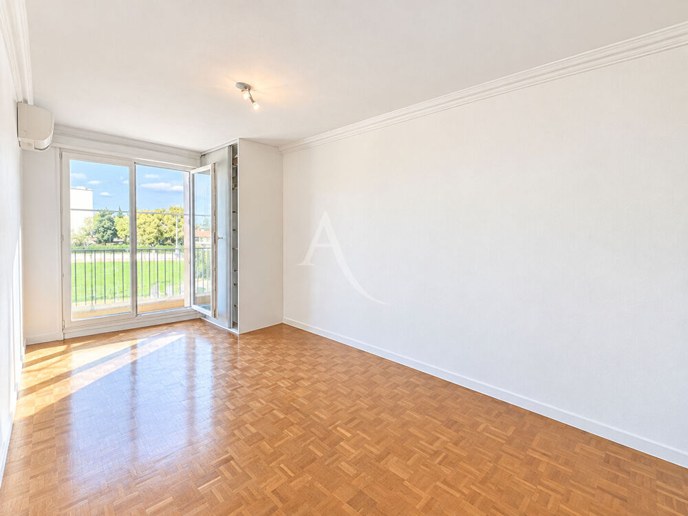 Vente Appartement Appartement T4, 97 m2 avec deux balcons, cave et place de parking en sus Marseille 13