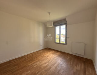  Appartement à louer 4 pièces 89 m²