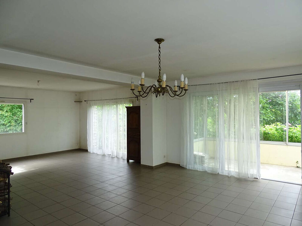 Vente Maison Maison Montpon Menesterol 7 pièce(s) 203 m2 Montpon menesterol