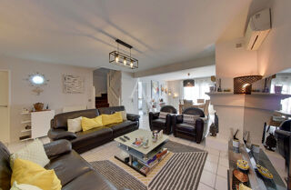  Maison  vendre 8 pices 215 m