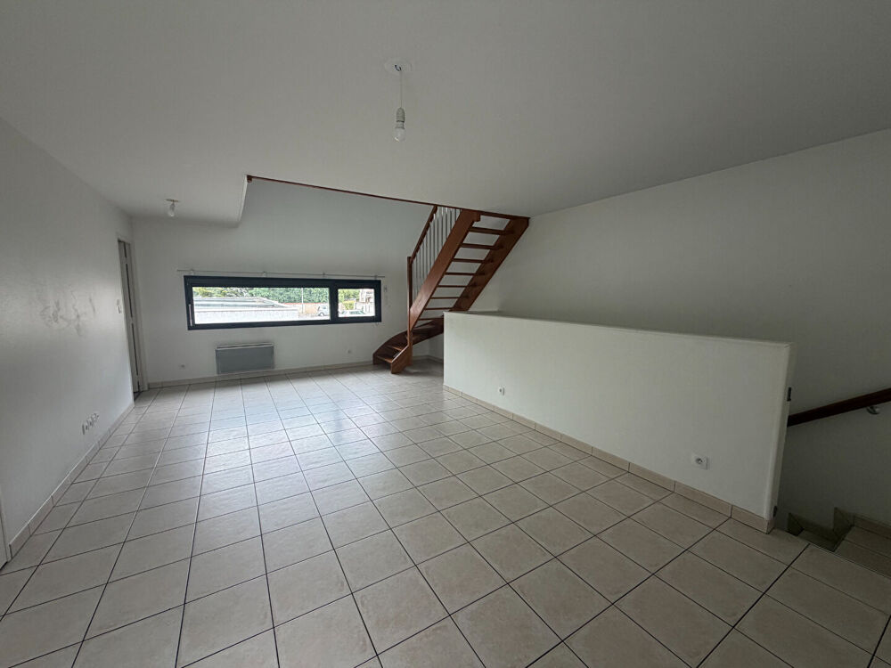 LA RICHE MAISON 3 CHAMBRES DOUBLE GARAGE TERRASSE PLEIN SUD