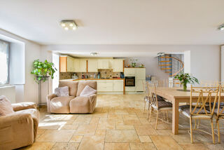  Maison à vendre 14 pièces 268 m²