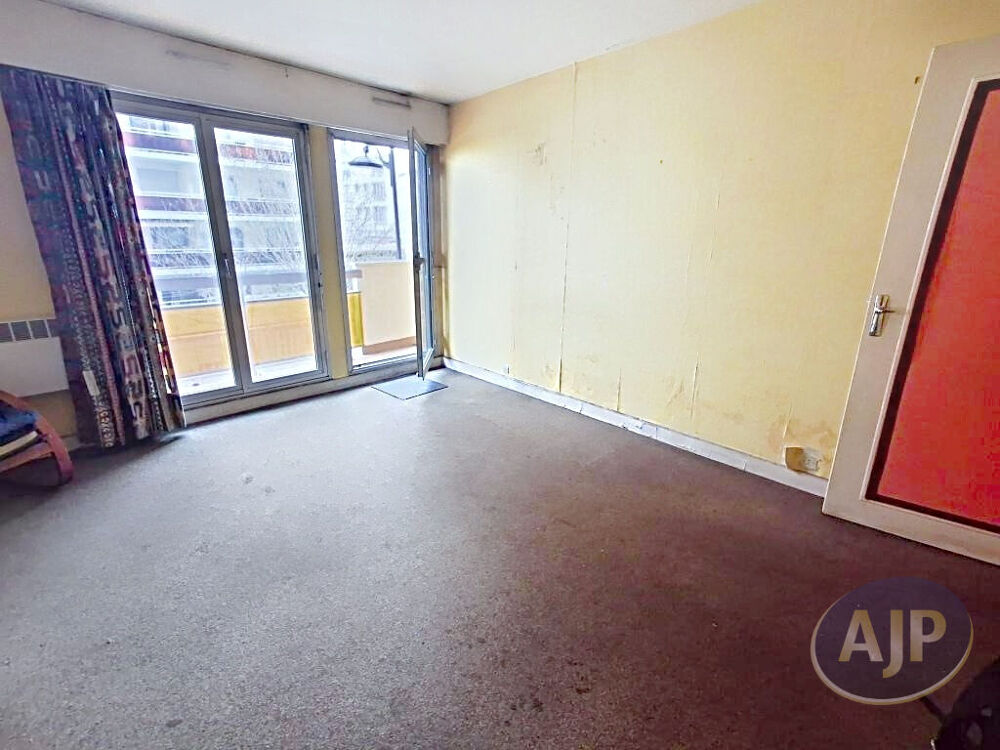 Vente Appartement Studio avec balcon + cave Paris 12