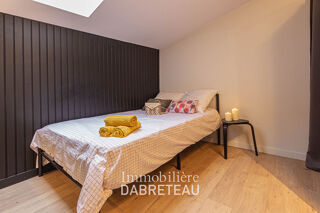  Appartement à louer 9 pièces 150 m²