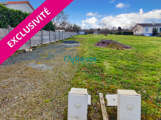 Terrain  vendre 700 m