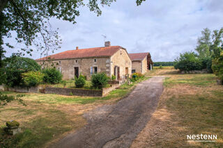 Vente Maison À vendre, dans un environnement paisible et verdoyant, ancien corps de ferme en pierre, offrant charme et authenticité, posé sur Larroque engalin
