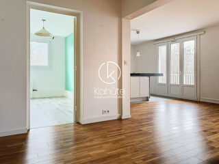  Appartement à louer 4 pièces 79 m²