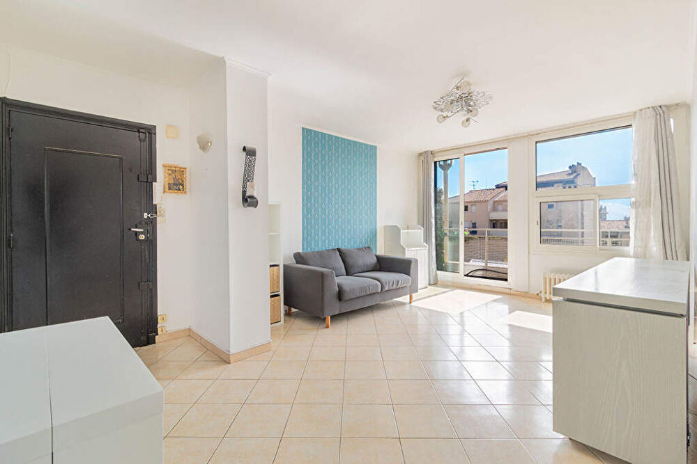 SUBLIME APPARTEMENT T4 MARSEILLE 78 m2 + BALCON + LOGGIA+ CAVE + PARKING (SUS)