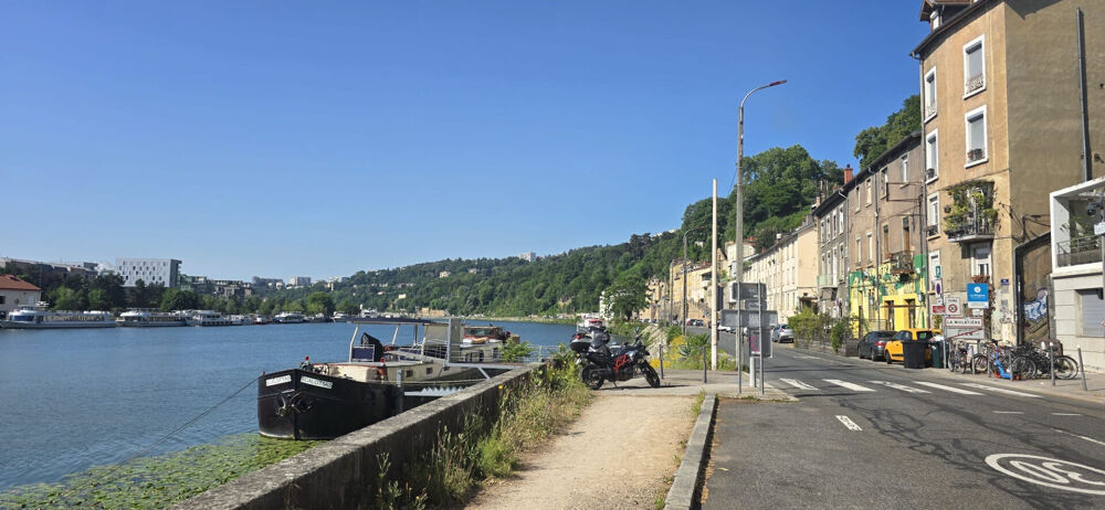 Location Appartement T2 Meublé avec vue imprenable à louer sur la Saône et Confluence Lyon 5
