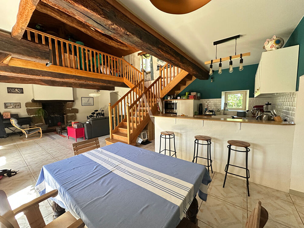 Maison en pierre 3 chambres + mezzanine 154 m² à vendre dans un hameau d'Aizenay
