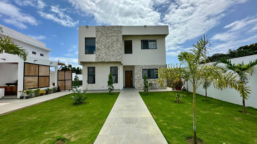 Vente Maison Villa d'architecte contemporaine - 5 chambres, piscine, pergola & jardin arboré Saly