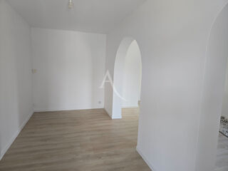  Appartement à louer 5 pièces 80 m²