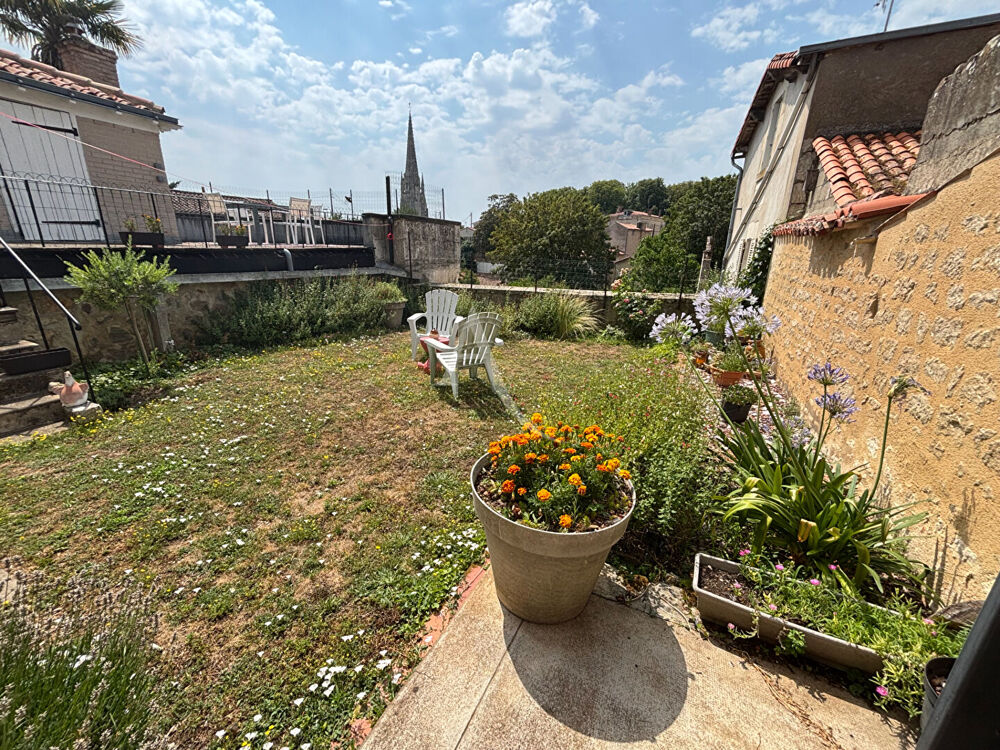Ensemble immobilier à Fontenay Le Comte