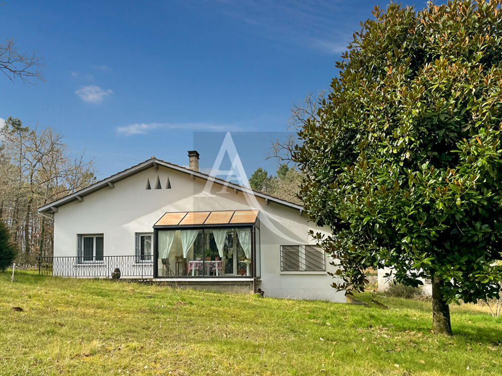 Vente Maison Maison de campagne avec 1,11 hectares et dépendances. Fumel