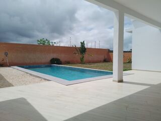  Maison � vendre 4 pi�ces 180 m� Nguerigne