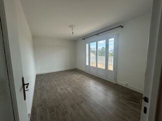  Appartement à louer 4 pièces 68 m²