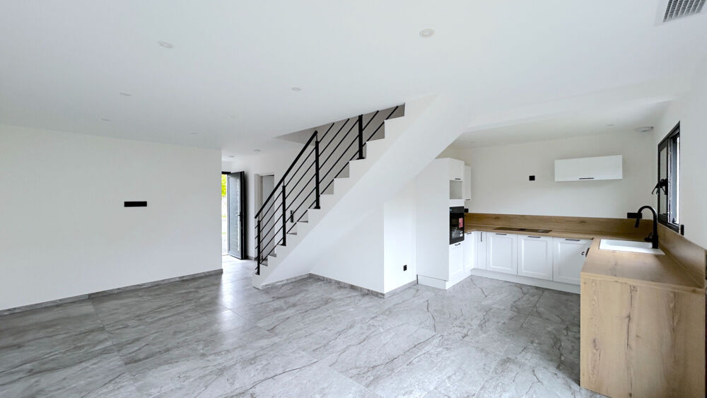 A VENDRE MAISON DE TYPE 4 AVEC GARAGE ET JARDIN - SECTEUR PESSAC
