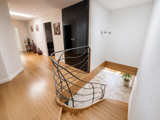  Villa à vendre 15 + pièces 560 m²