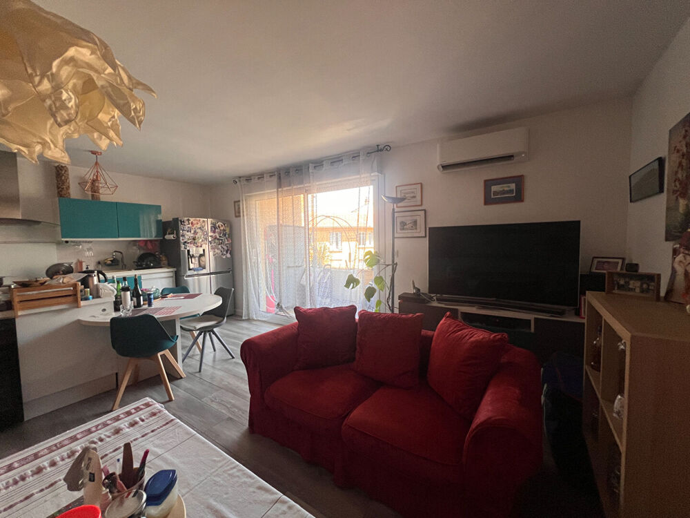 Vente Appartement T2 AVIGNON INTRA MUROS  - CAVE, TERRASSE, PARKING Avignon