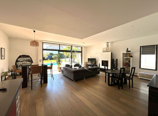  Maison à vendre 7 pièces 215 m²