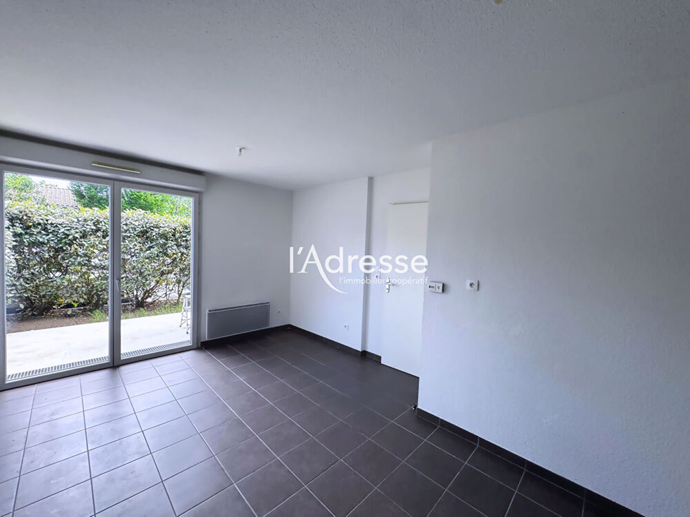 Exclusivité l'Adresse Immobilier - St Alban - T2 en rez-de-jardin avec terrasse, jardin privatif et 2 parkings