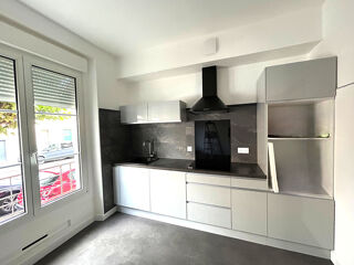  Appartement à louer 3 pièces 65 m²