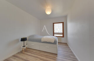  Appartement à louer 4 pièces 87 m²