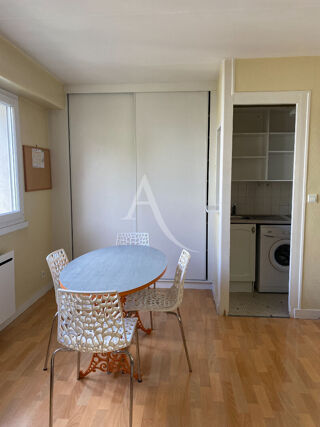  Appartement à louer 3 pièces 44 m²