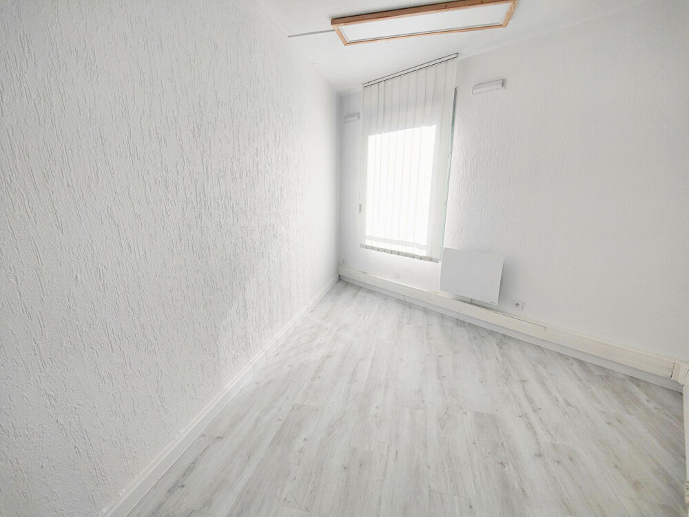   Local professionnel, activité de bureau 64.50m² Melun