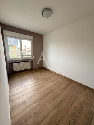  Appartement à louer 3 pièces 56 m²