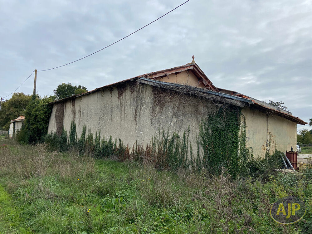 Vente Parking/Garage GAILLAN - Entrepôt d'environ 300m2 de surface ! Gaillan en medoc