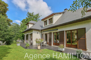 Maison à vendre 9 pièces 225 m²