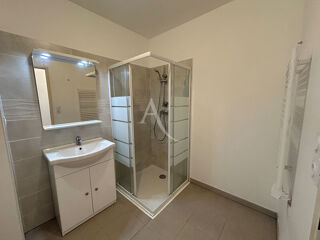  Appartement à louer 3 pièces 70 m²