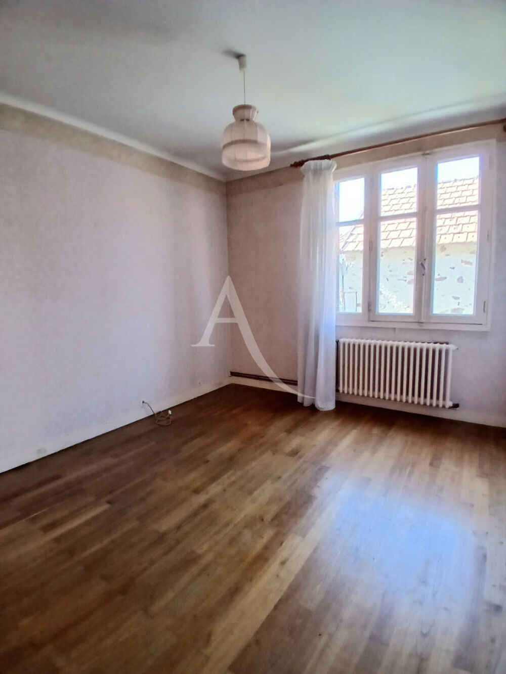 Vente Maison Maison familiale 4 pièces - 104 m2 - Bourg de Saint Philbert De Grand Lieu  avec jardin 1111 m2 Saint philbert de grand lieu