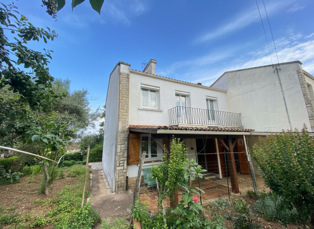 Maison de ville avec 4 chambres, garage et extérieur