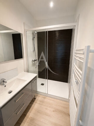  Appartement à louer 3 pièces 71 m²