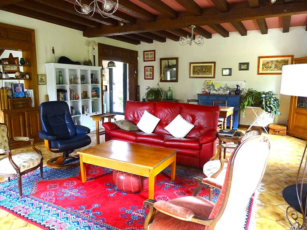 Maison St Front De Pradoux 9 pièce(s) 220 m2 avec piscine