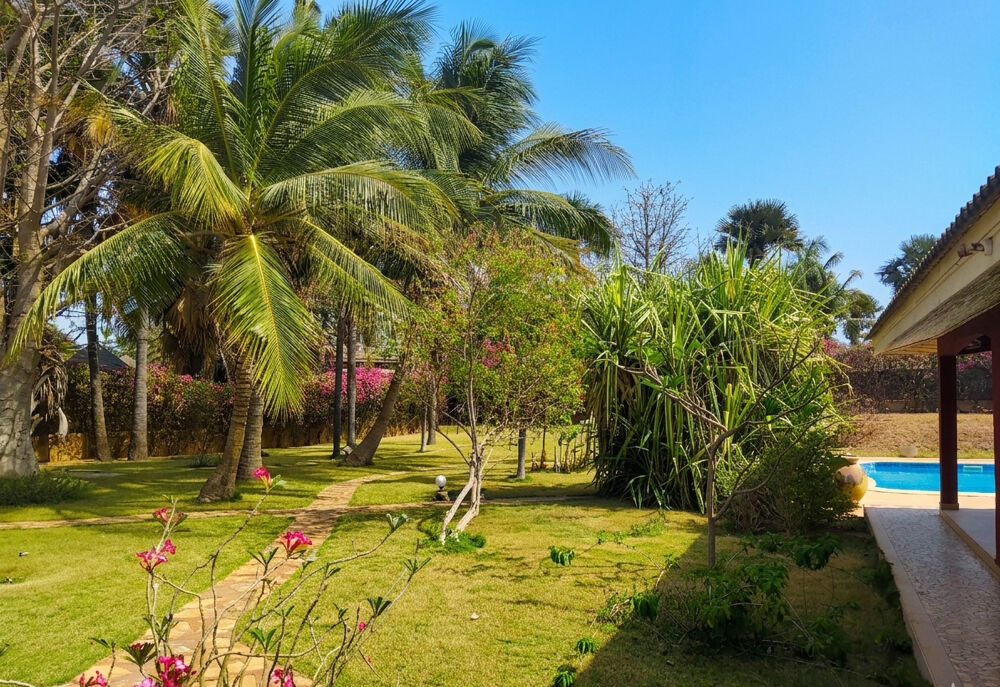 Vente Maison GRANDE VILLA SUR UN TERRAIN DE 1966m² AVEC BAIL SITUEE DANS UN MAGNIFIQUE PARC ARBORE EN RÉSIDENCE Saly (Senegal)