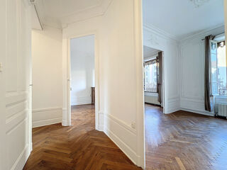  Appartement à louer 3 pièces 80 m²