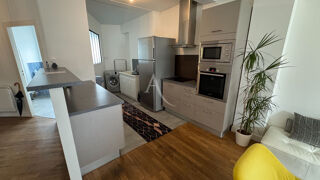  Appartement à louer 3 pièces 97 m²
