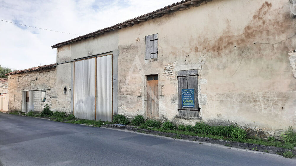 Vente Maison Bâtiment coeur de ville Matha pour stockage ou autres Matha